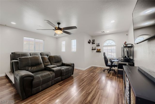 9400 Steeltree Street, Las Vegas, NV 89143