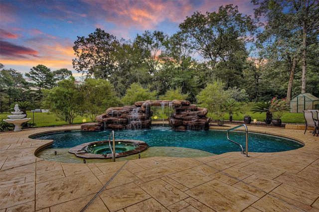 235 Caravella Court, Livingston, TX 77351