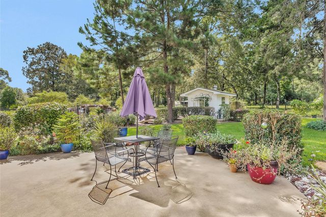 235 Caravella Court, Livingston, TX 77351