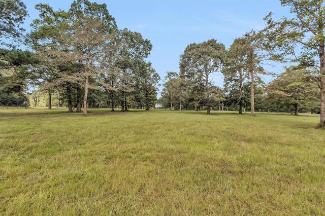 235 Caravella Court, Livingston, TX 77351