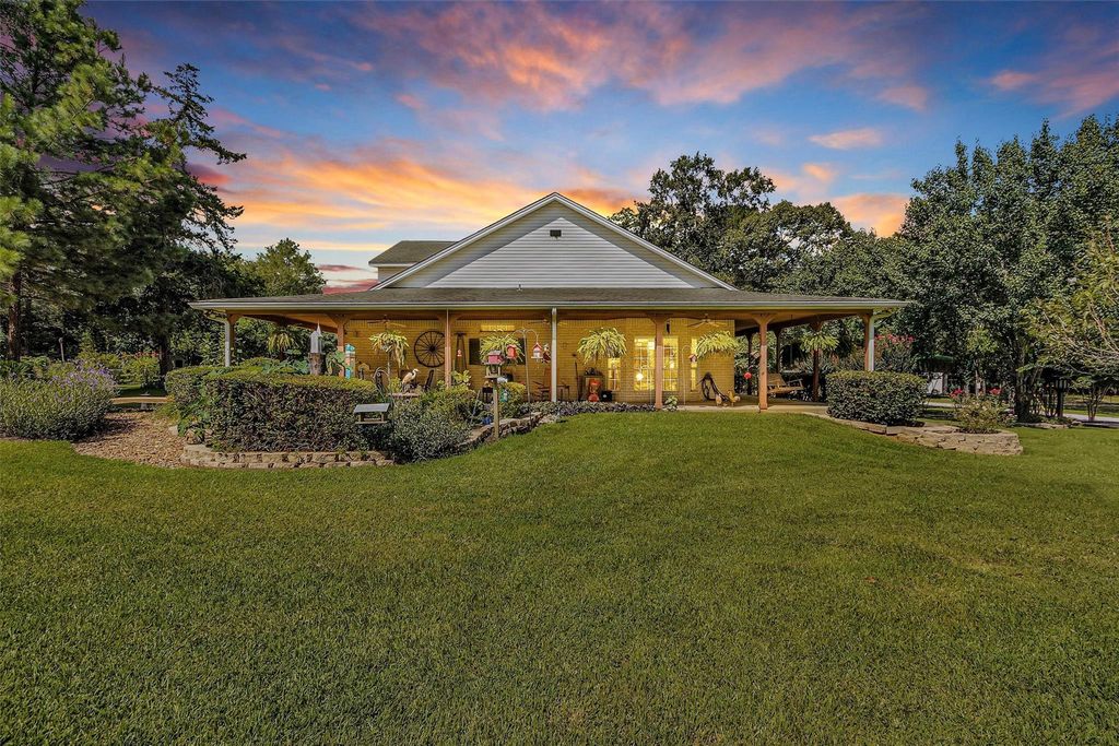 235 Caravella Court, Livingston, TX 77351