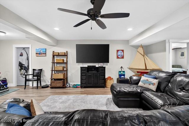 3914 Jefferson Park Pl, Jeffersontown, KY 40299