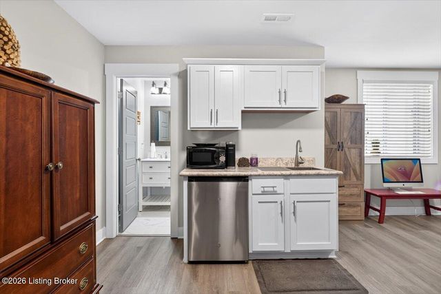 3914 Jefferson Park Pl, Jeffersontown, KY 40299