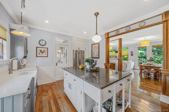 8 Jackson Avenue, East Quogue, NY 11942