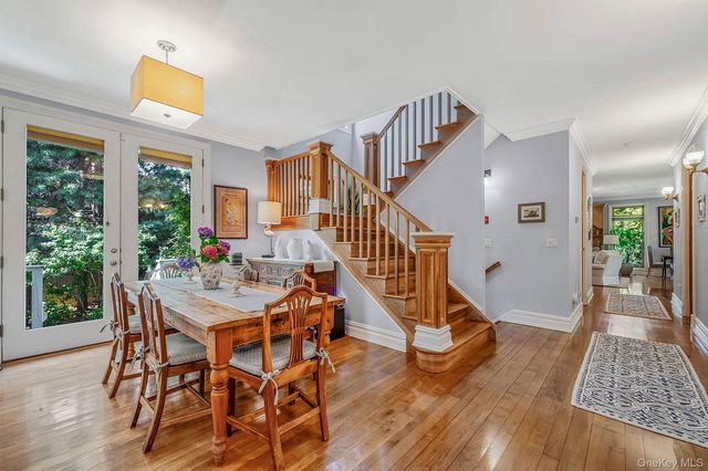 8 Jackson Avenue, East Quogue, NY 11942