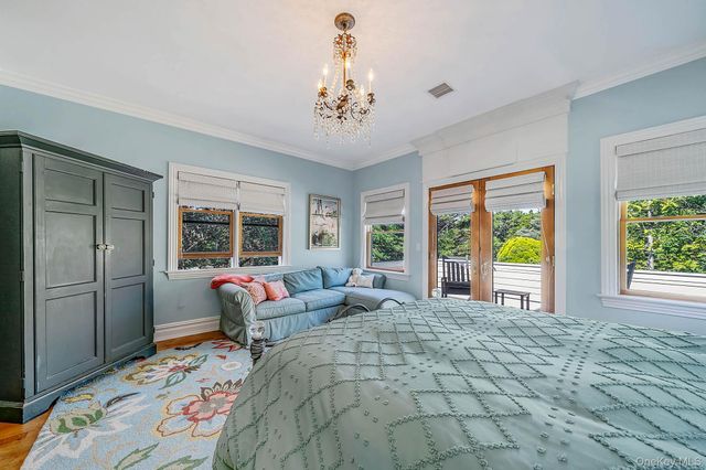8 Jackson Avenue, East Quogue, NY 11942