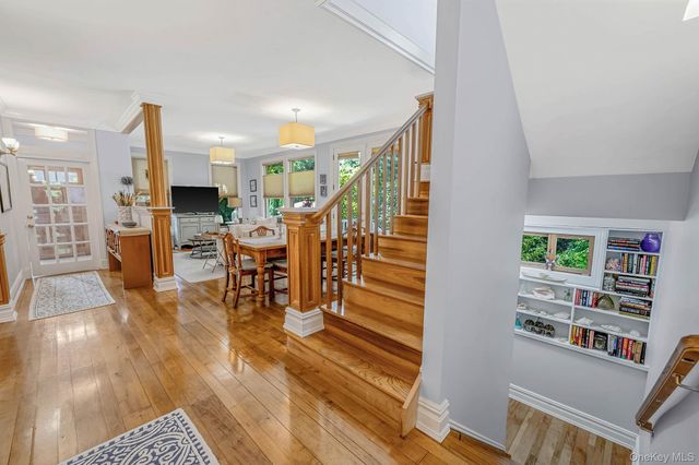 8 Jackson Avenue, East Quogue, NY 11942