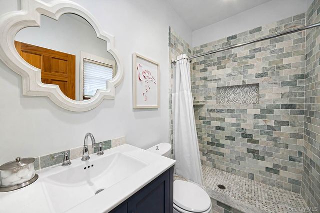 8 Jackson Avenue, East Quogue, NY 11942