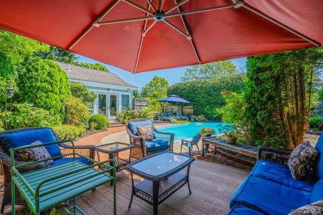 8 Jackson Avenue, East Quogue, NY 11942