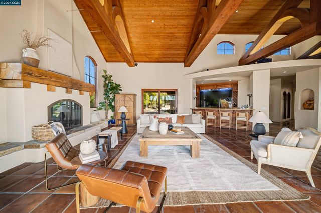 1615 Lawrence Rd, Danville, CA 94506