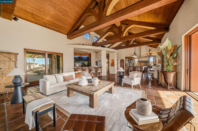 1615 Lawrence Rd, Danville, CA 94506