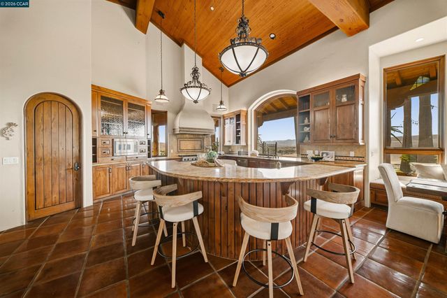 1615 Lawrence Rd, Danville, CA 94506