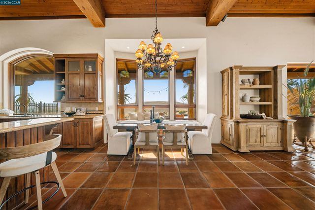 1615 Lawrence Rd, Danville, CA 94506