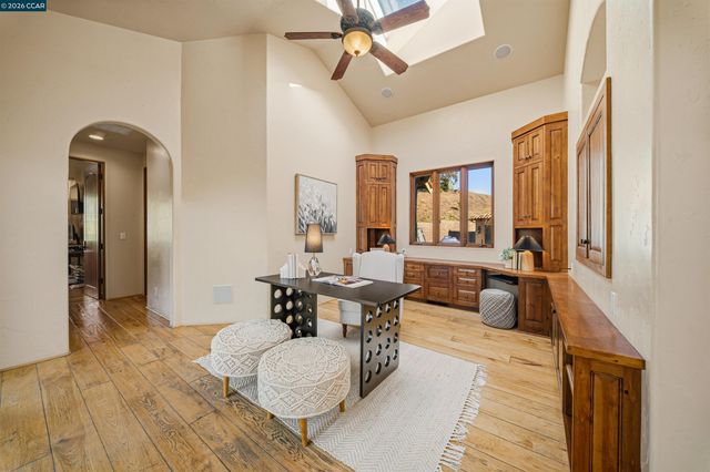 1615 Lawrence Rd, Danville, CA 94506