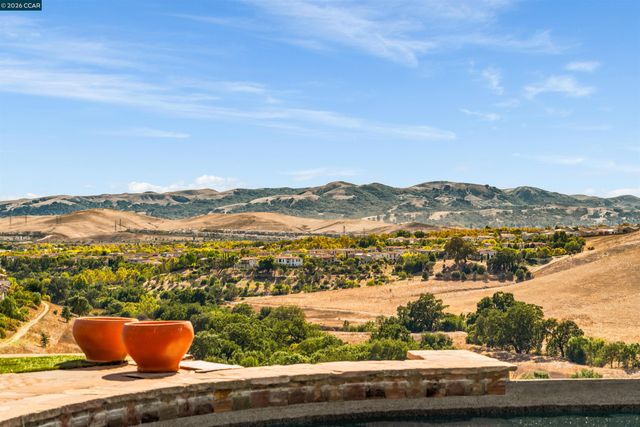 1615 Lawrence Rd, Danville, CA 94506