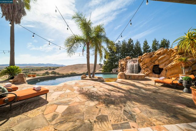 1615 Lawrence Rd, Danville, CA 94506