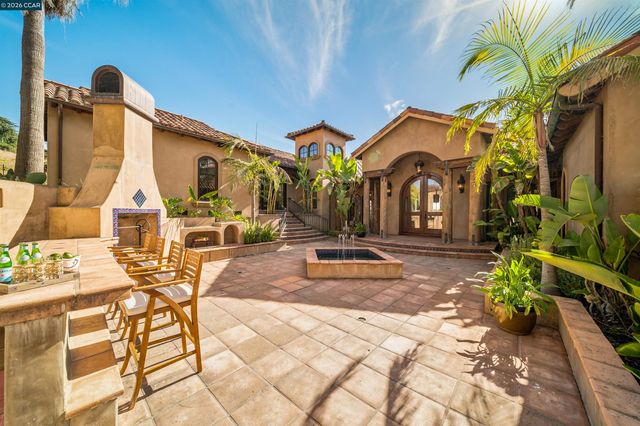 1615 Lawrence Rd, Danville, CA 94506