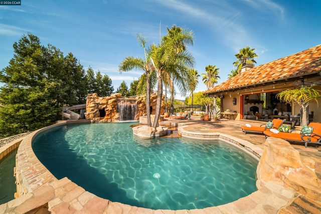 1615 Lawrence Rd, Danville, CA 94506