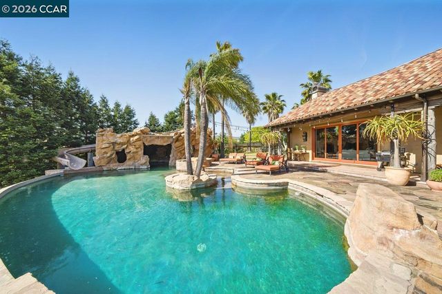 1615 Lawrence Rd, Danville, CA 94506