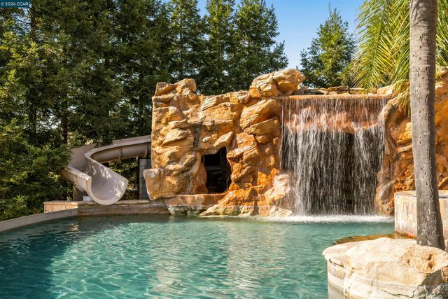 1615 Lawrence Rd, Danville, CA 94506