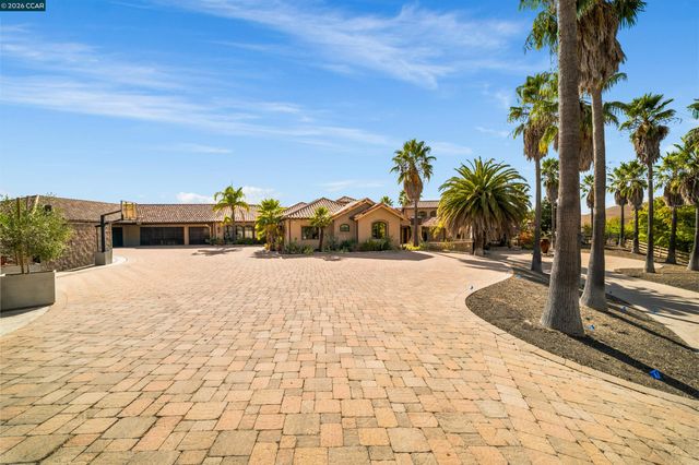 1615 Lawrence Rd, Danville, CA 94506