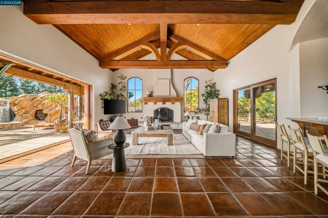 1615 Lawrence Rd, Danville, CA 94506