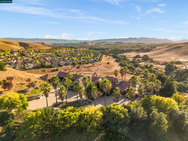 1615 Lawrence Rd, Danville, CA 94506