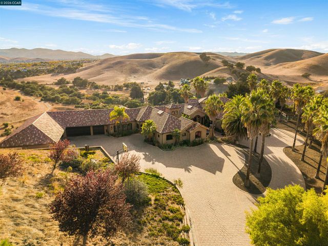 1615 Lawrence Rd, Danville, CA 94506