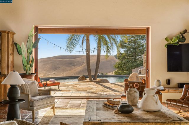 1615 Lawrence Rd, Danville, CA 94506