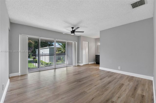 5850 NW 57th Ave 1, Tamarac, FL 33319