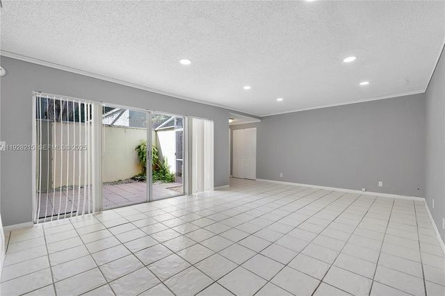 5850 NW 57th Ave 1, Tamarac, FL 33319