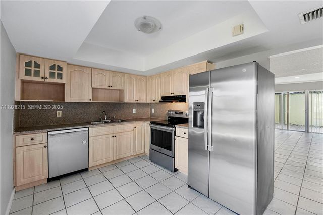 5850 NW 57th Ave 1, Tamarac, FL 33319