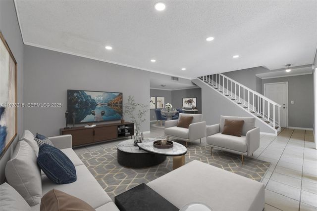 5850 NW 57th Ave 1, Tamarac, FL 33319