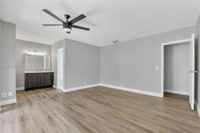 5850 NW 57th Ave 1, Tamarac, FL 33319