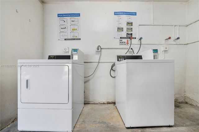 5850 NW 57th Ave 1, Tamarac, FL 33319