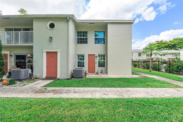 5850 NW 57th Ave 1, Tamarac, FL 33319