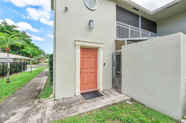 5850 NW 57th Ave 1, Tamarac, FL 33319