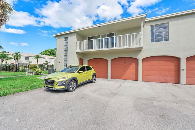 5850 NW 57th Ave 1, Tamarac, FL 33319