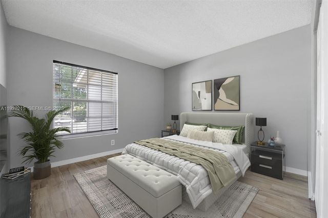 5850 NW 57th Ave 1, Tamarac, FL 33319