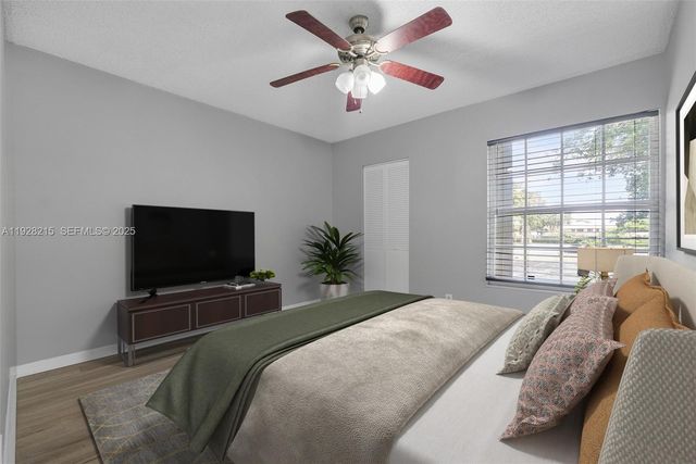 5850 NW 57th Ave 1, Tamarac, FL 33319