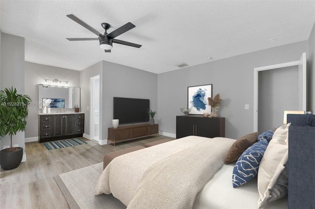 5850 NW 57th Ave 1, Tamarac, FL 33319