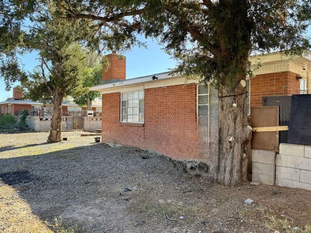 1033 Louisiana Boulevard SE, Albuquerque, NM 87108