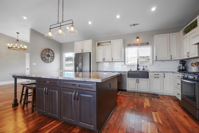 7991 S Shingle Rd, Shingle Springs, CA 95682