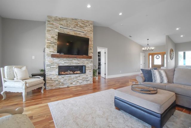 7991 S Shingle Rd, Shingle Springs, CA 95682