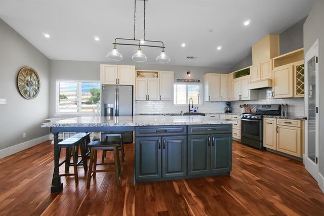 7991 S Shingle Rd, Shingle Springs, CA 95682