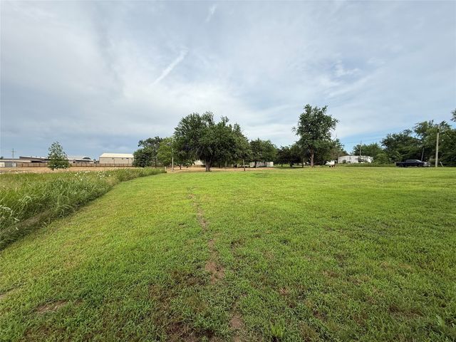 271 County Road 3604, Saltillo, TX 75478