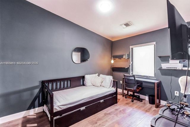 944 NW 64th St, Miami, FL 33150