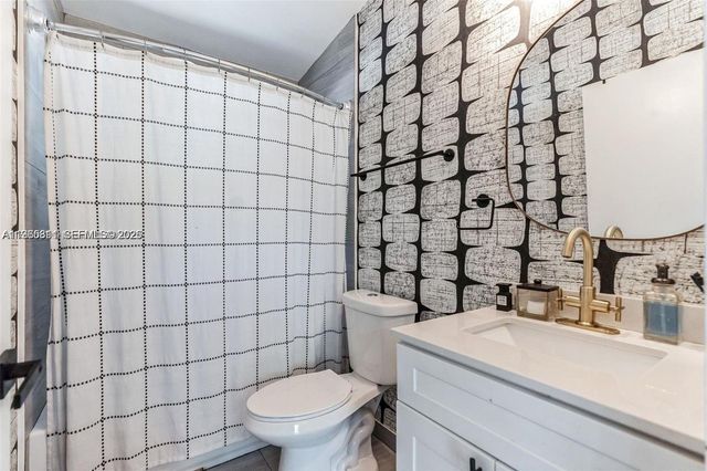 944 NW 64th St, Miami, FL 33150