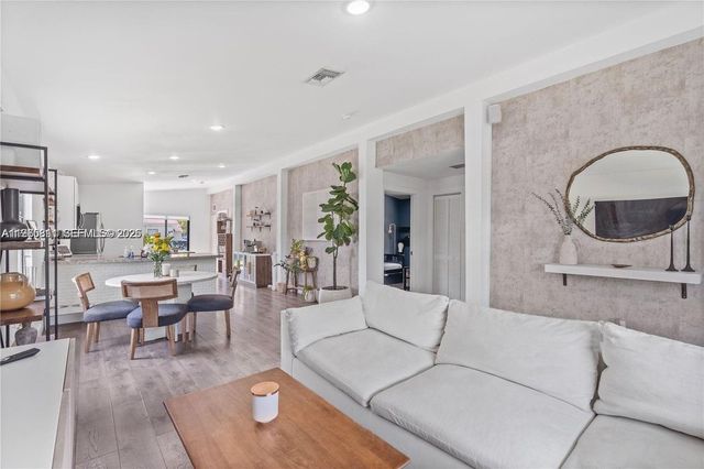 944 NW 64th St, Miami, FL 33150