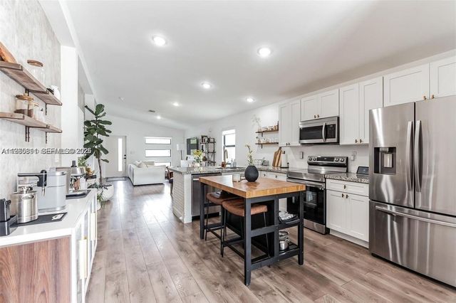 944 NW 64th St, Miami, FL 33150